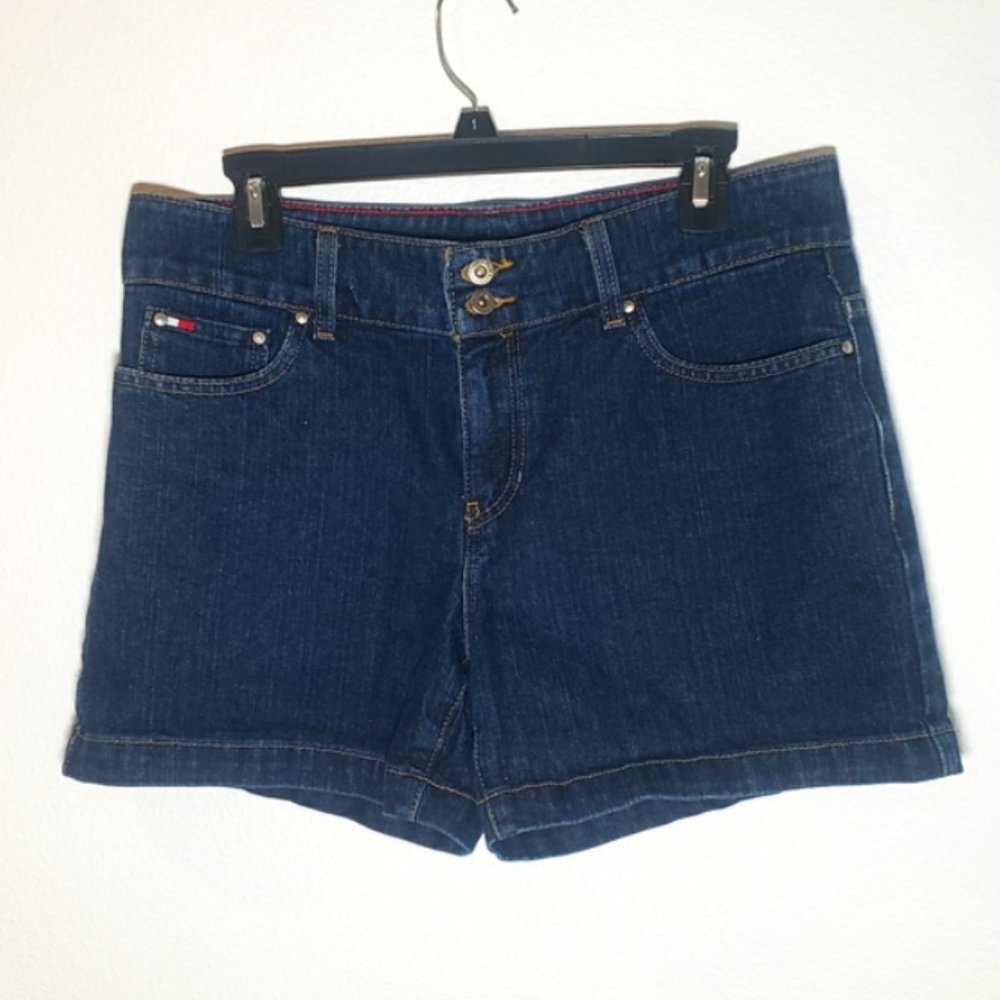 Tommy Hilfiger Shorts Size 8. 90s Style
